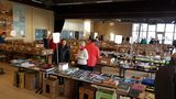 photo bouquinistes-telethon-granville-03.jpg